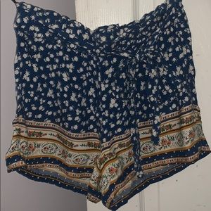 Cute floral tie shorts